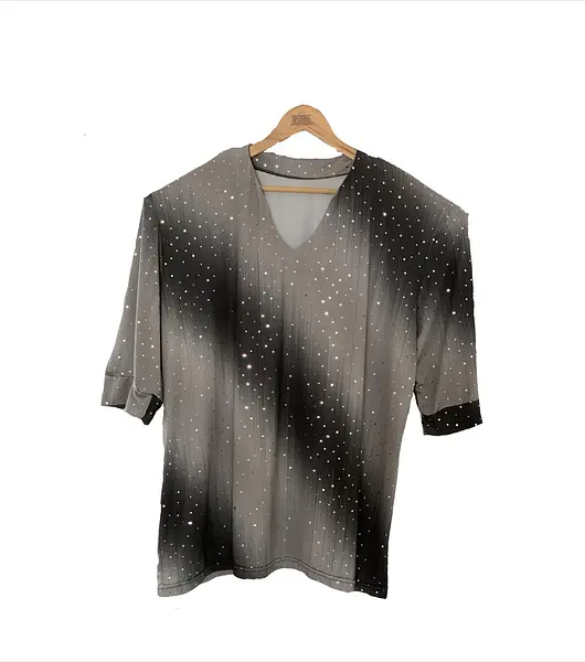 Blusa Estampada con Brillantes de Color Gris y Negro para Dama