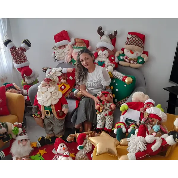 Francy en el Mundo de los Muñecos Navideños 